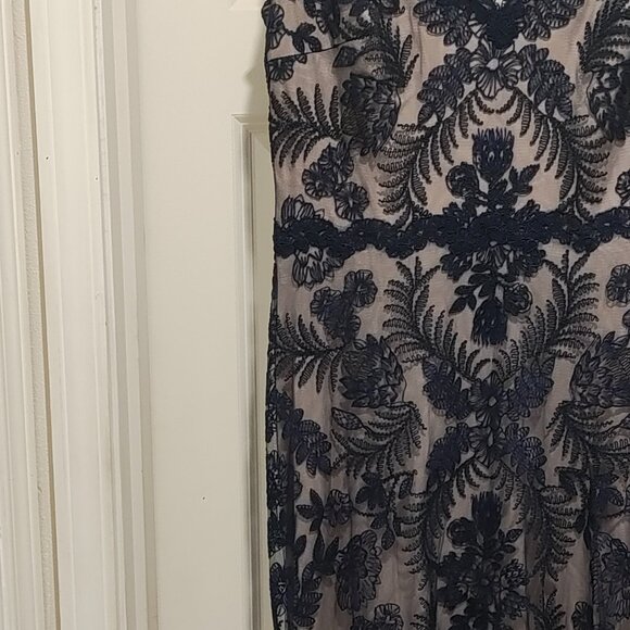 Tadashi Shoji Gibson Corded Lace Navy Size 14 - Picture 3 of 6